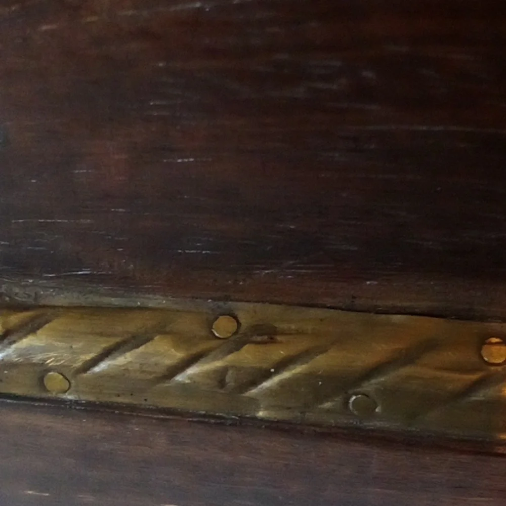 jewelry or trinket Box of ornate brass & hardwood from Cambodia - Picture 6 of 9